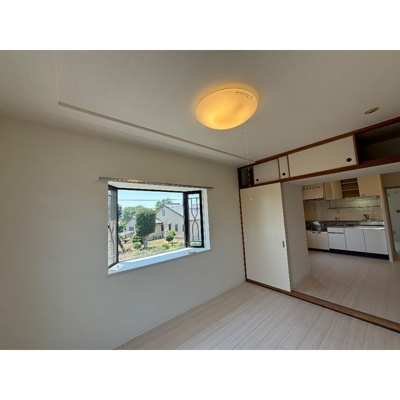 【居間・リビング】 | セジュールマンション | こちらのリビングで趣味の時間をお楽しみください