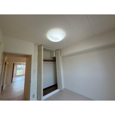 【居間・リビング】 | セジュールマンション | こちらの居間で趣味の時間をお楽しみください