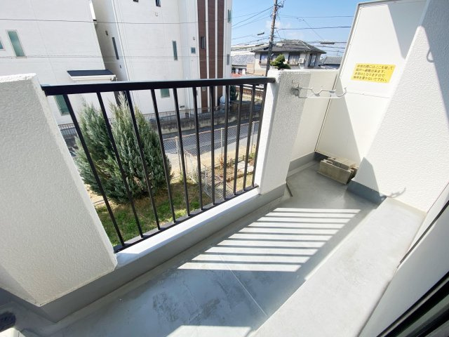 クレスト南浦和弐番館のバルコニー|別号室の参考写真です。
