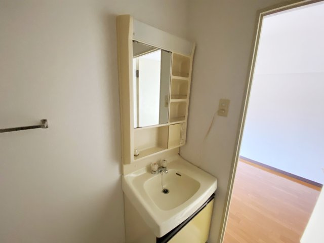 クレスト南浦和弐番館の洗面所|別号室の参考写真です。