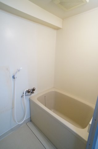 ソセイ末広の浴室