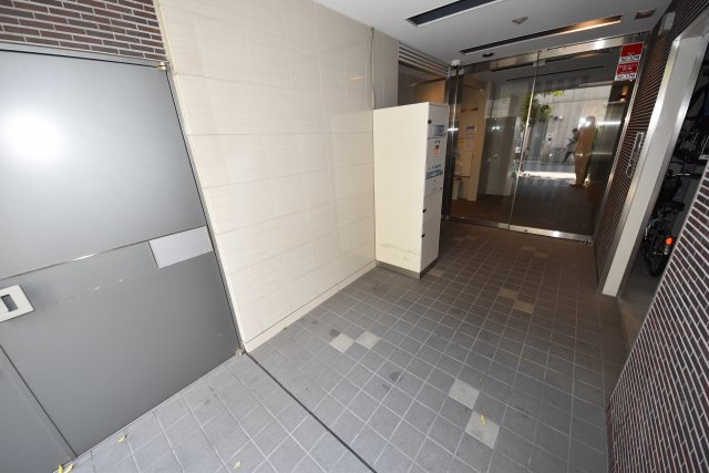 アリビオ新町のエントランス|建物の内部です