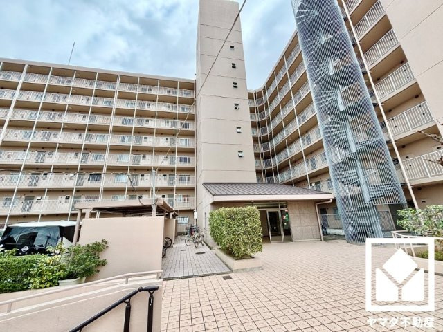 伏見日光ハイツ2号棟の外観