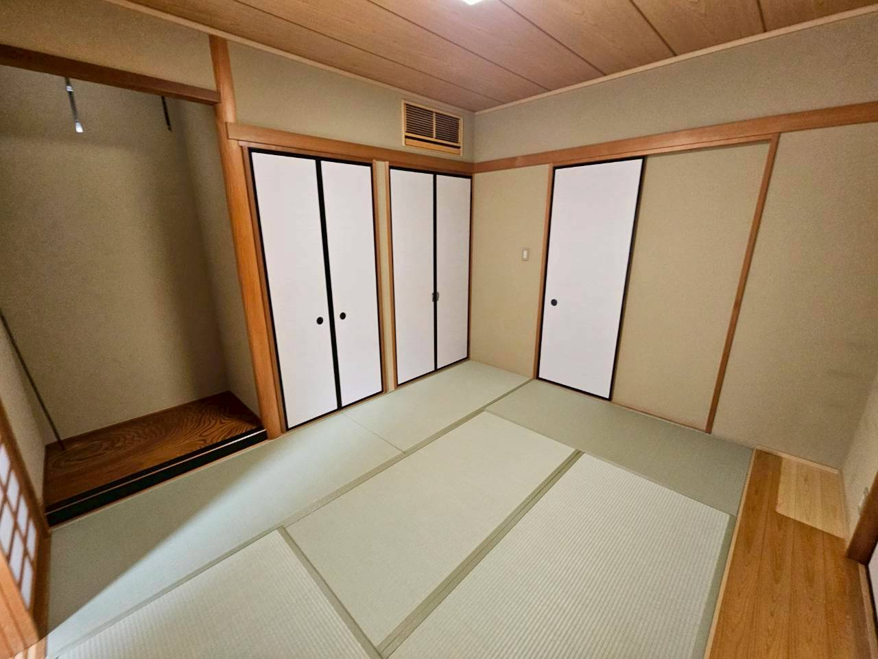 木津山町貸家の和室