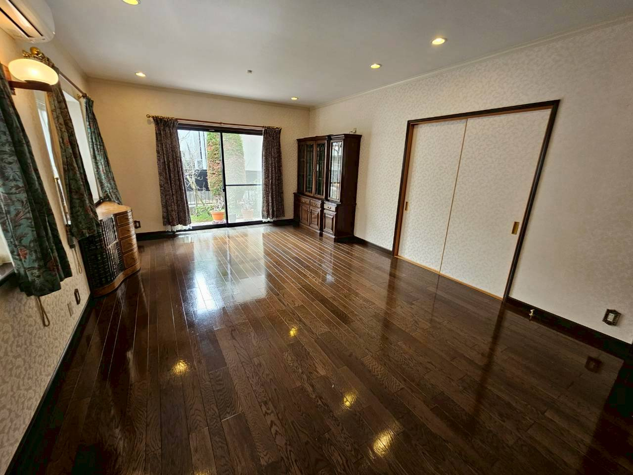 木津山町貸家のロビー