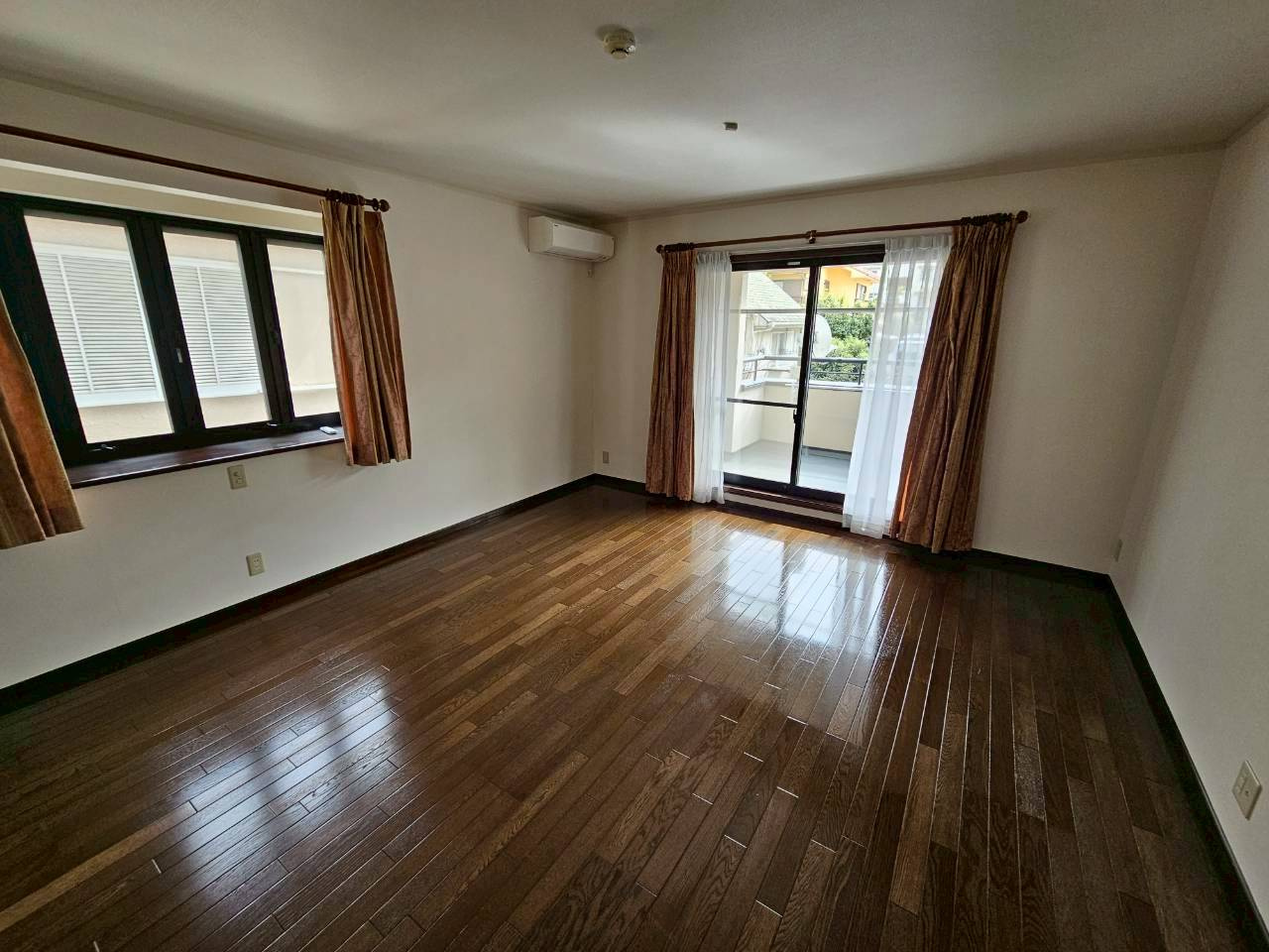 木津山町貸家の居間・リビング