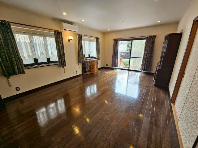 木津山町貸家の居間・リビング