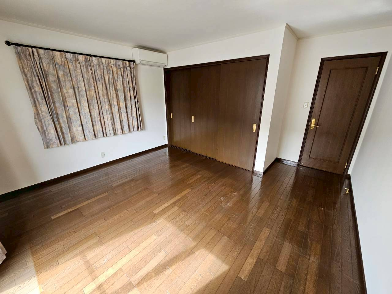 木津山町貸家の居間・リビング