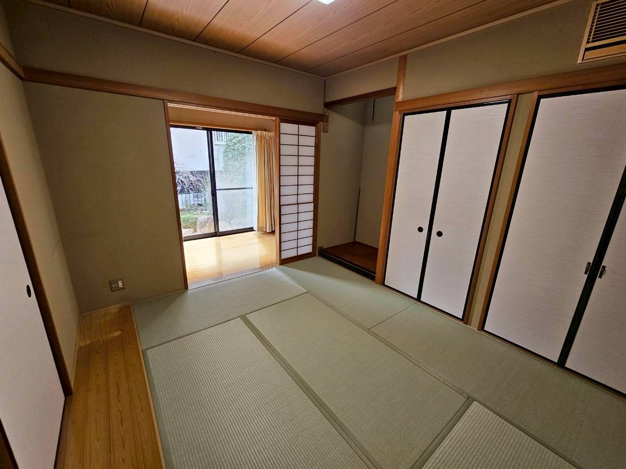 木津山町貸家の和室