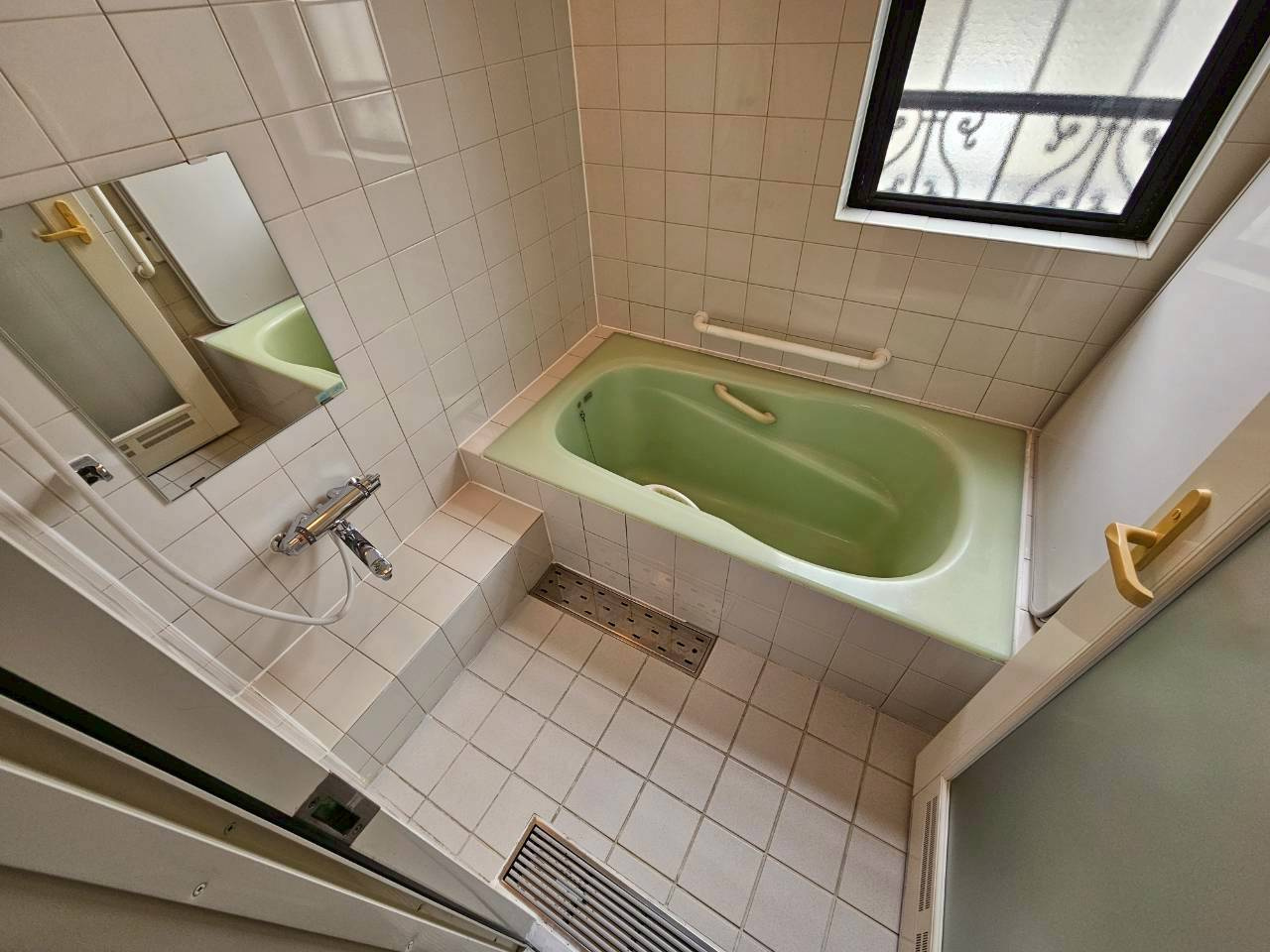 木津山町貸家の浴室