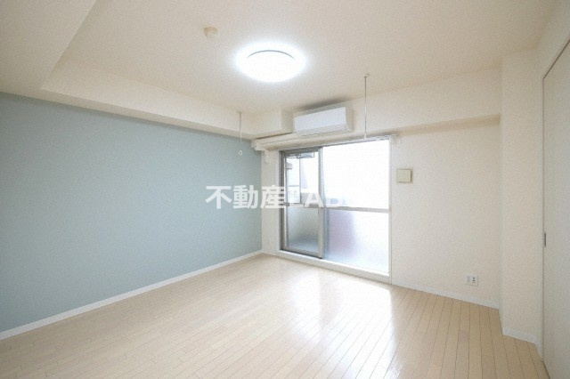 メゾン夕陽ヶ丘の居間・リビング