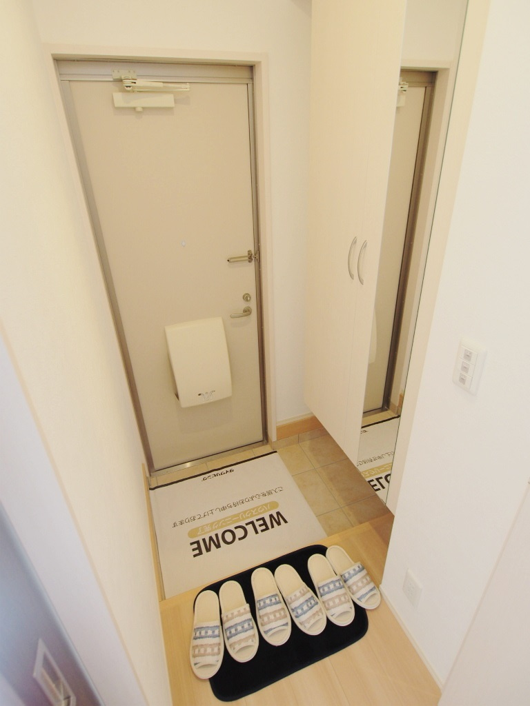 ｘｅｖｏＨＡＲＵ（ジーヴォハル）の玄関