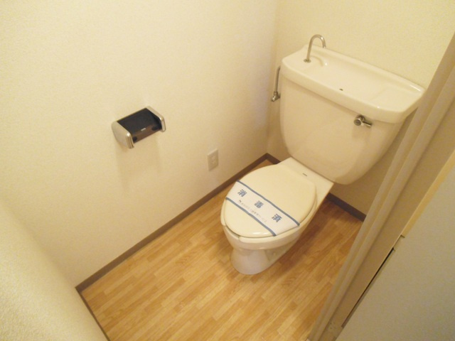 ライブ赤羽のトイレ|バストイレ別です！