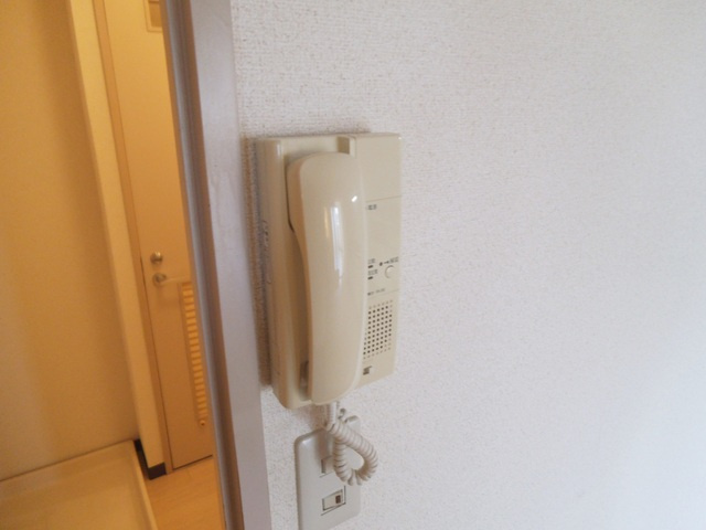 ライブ赤羽のセキュリティ|インターフォン付で安心です！