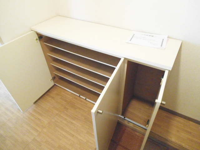 ライブ赤羽の玄関|玄関には靴箱があります！