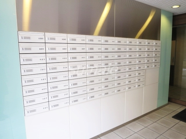 ライブ赤羽のその他共用部分|こちらが集合ポストです！