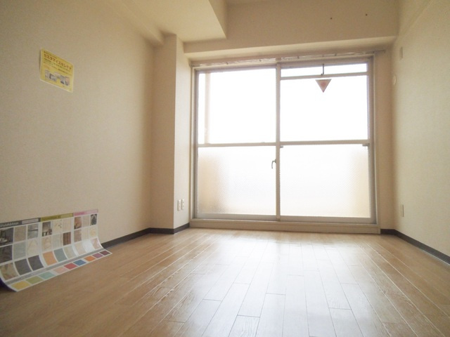 ライブ赤羽の居間・リビング|南向きで日当たり良好☆