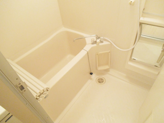 ライブ赤羽の浴室|ゆったり目のお風呂です！