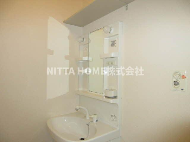 カーサ・ドマーニの洗面所|独立洗髪洗面台です◇