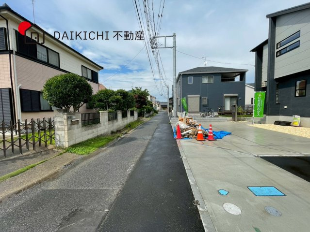 【前面道路含む現地写真】 | 久喜市本町2丁目2期　新築戸建　全3棟　3号棟