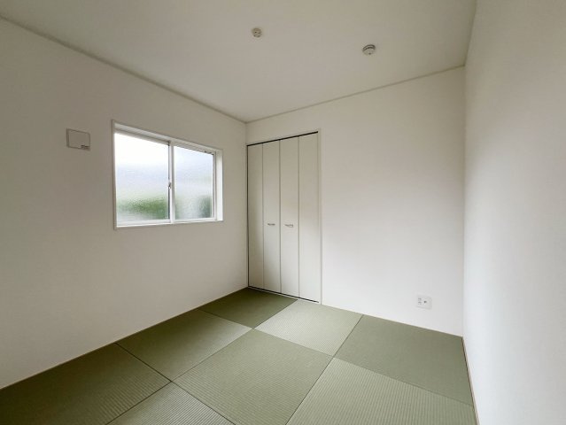 佐賀市木原　第6　1号棟の内観：施工例|子どもを寝かしつけたり来客をもてなす際にも便利な寛ぎの和室空間。