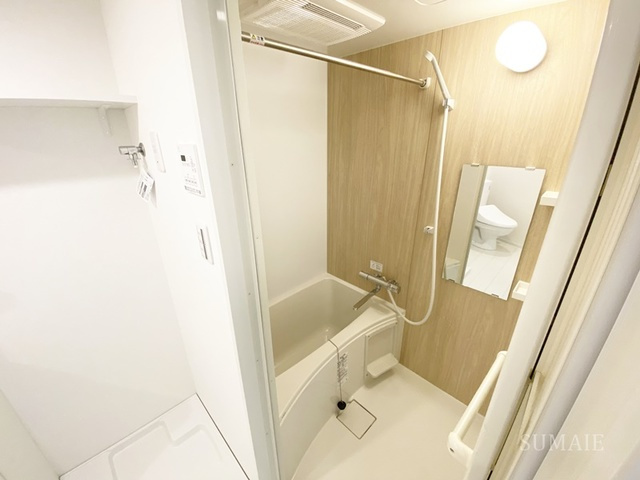 Y’ｓ Court Akabaneの浴室|アクセントパネル採用のおしゃれなバスルーム。