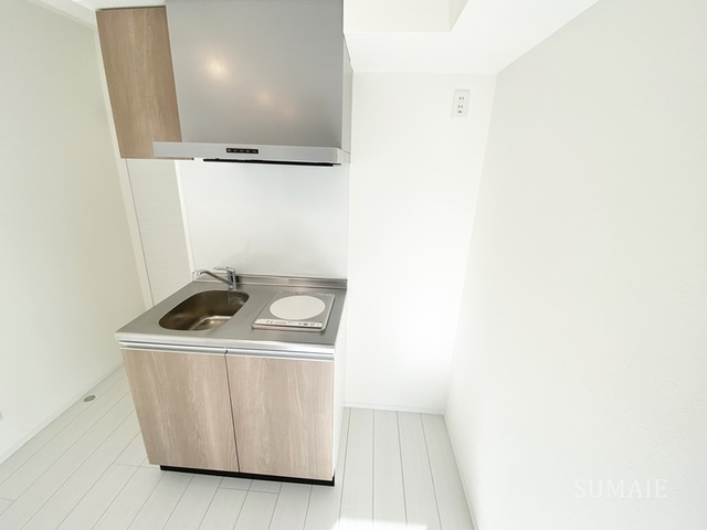 Y’ｓ Court Akabaneのキッチン|冷蔵庫置き場です♪