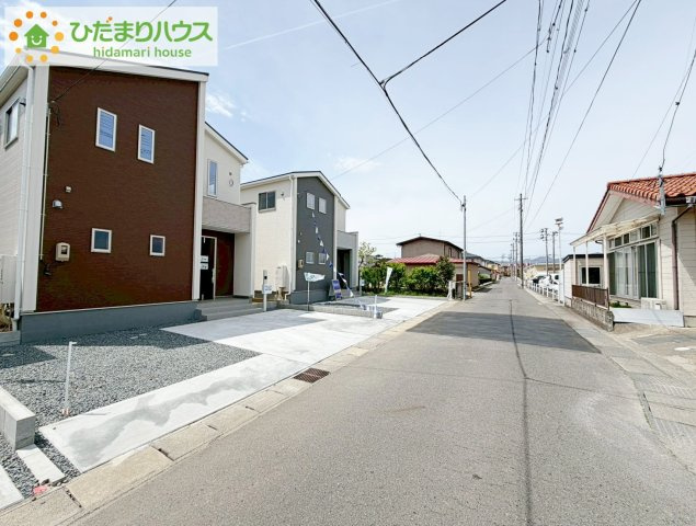 大槻前畑　新築戸建　2号棟の前面道路含む現地写真|学校や大きな公園も近くお子様も安心！