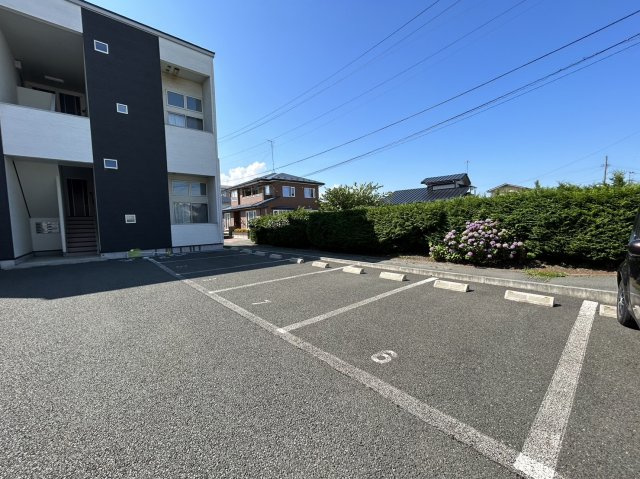 ヒューマンスクエア月が丘の駐車場