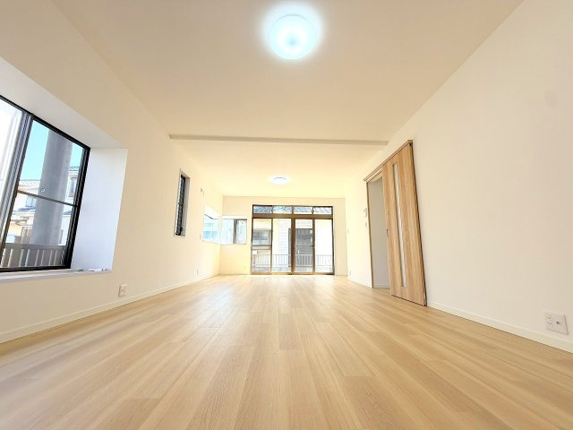 あきる野市二宮東2丁目　中古戸建の居間・リビング