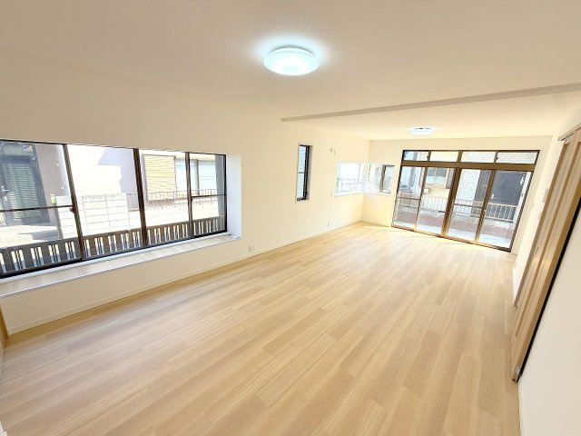 あきる野市二宮東2丁目　中古戸建の居間・リビング