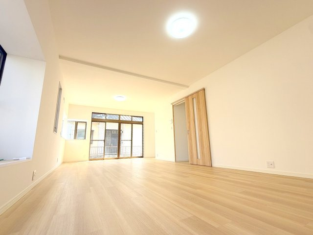 あきる野市二宮東2丁目　中古戸建の居間・リビング