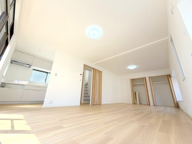 あきる野市二宮東2丁目　中古戸建の居間・リビング