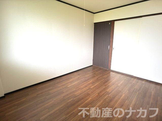 ニューハイツの洋室