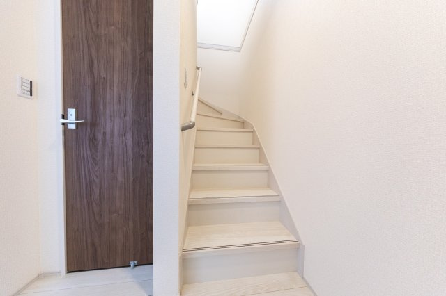 【玄関】 | 鈴鹿市北玉垣町《1号棟》