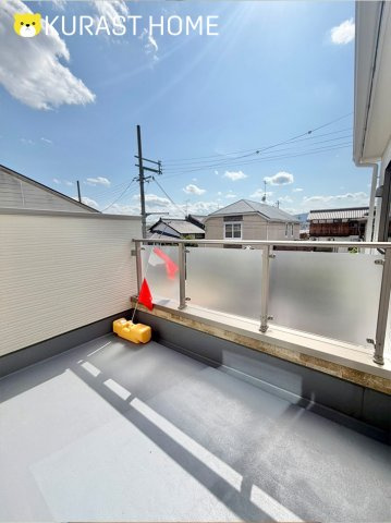 京都市伏見区羽束師古川町　新築戸建のバルコニー