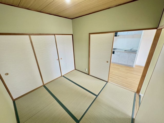 伏見日光ハイツ2号棟