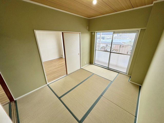 伏見日光ハイツ2号棟