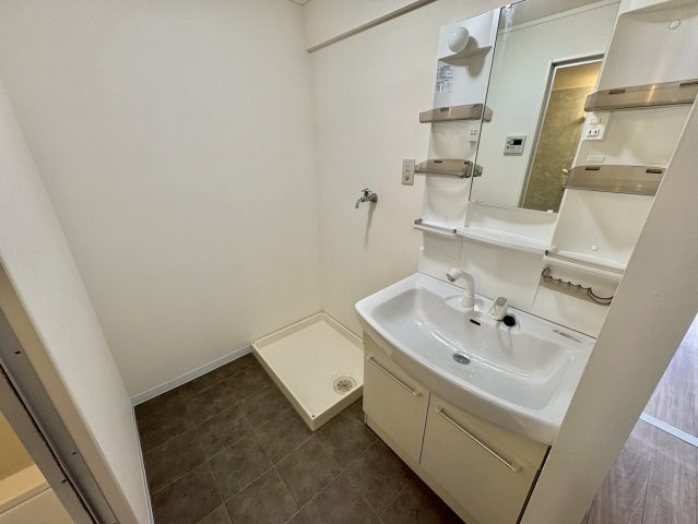 伏見日光ハイツ2号棟