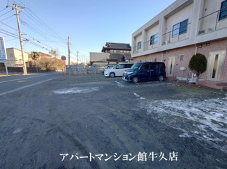 【駐車場】