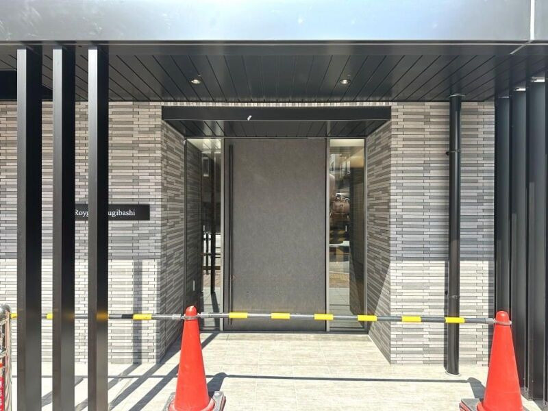 ロイジェント扇橋のエントランス