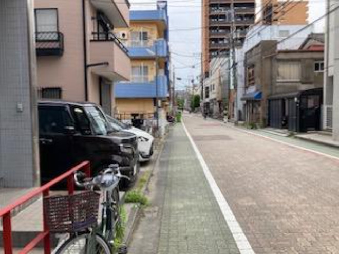 葛飾区お花茶屋１丁目の戸建の前面道路含む現地写真