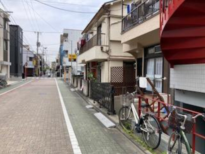 葛飾区お花茶屋１丁目の戸建の前面道路含む現地写真