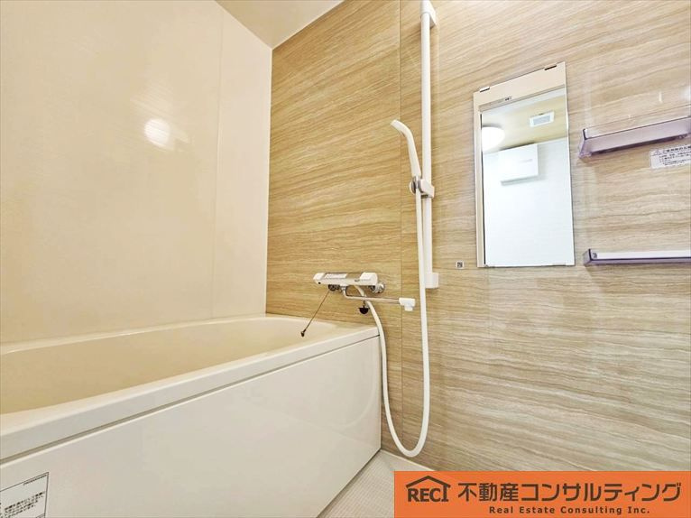 ルミエール青木の浴室|南西角部屋