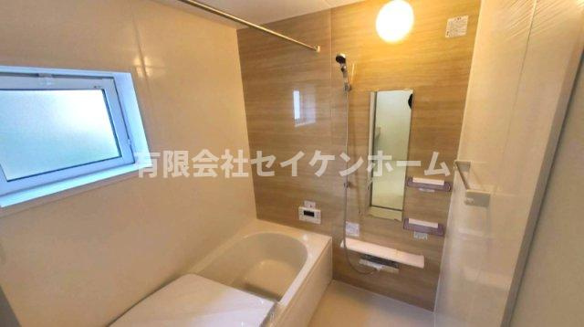 熊谷市赤城町1丁目　太陽光発電付きオール電化新築住宅の浴室