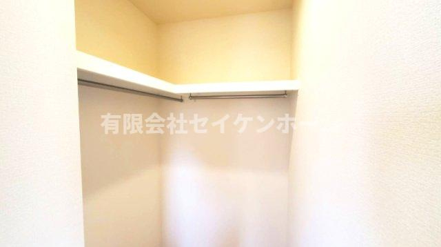 熊谷市赤城町1丁目　太陽光発電付きオール電化新築住宅の収納