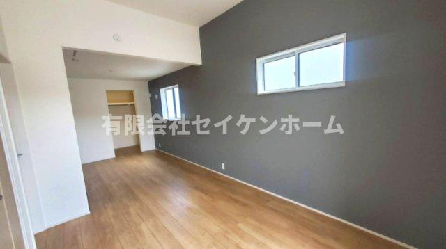 熊谷市赤城町1丁目　太陽光発電付きオール電化新築住宅の子供部屋