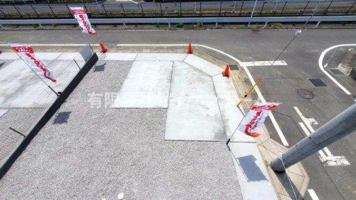 熊谷市赤城町1丁目　太陽光発電付きオール電化新築住宅の駐車場