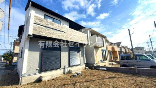 熊谷市赤城町1丁目　太陽光発電付きオール電化新築住宅の前面道路含む現地写真