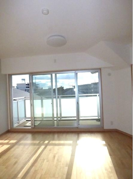 コミュニティガーデンなごやの居間・リビング